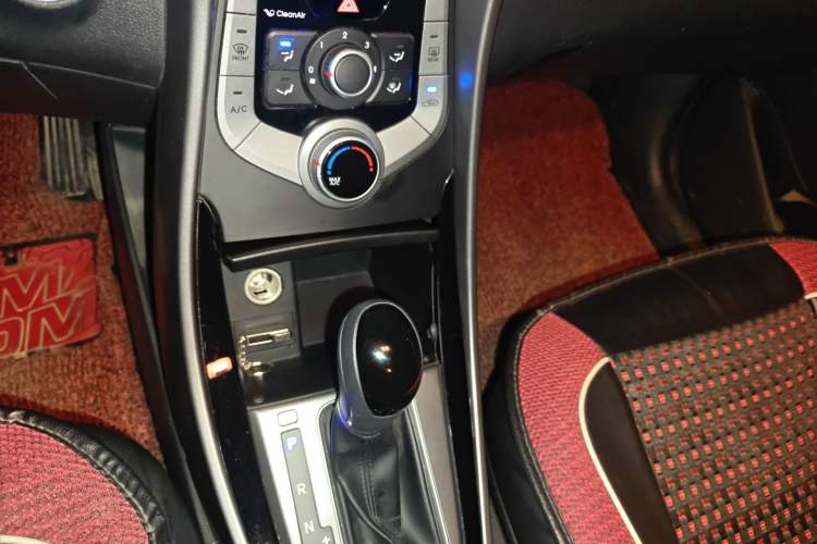 Used Hyundai Elantra (5th Generation / Langdong) 2016 1.6L Automatic Prestige Model Gear Lever