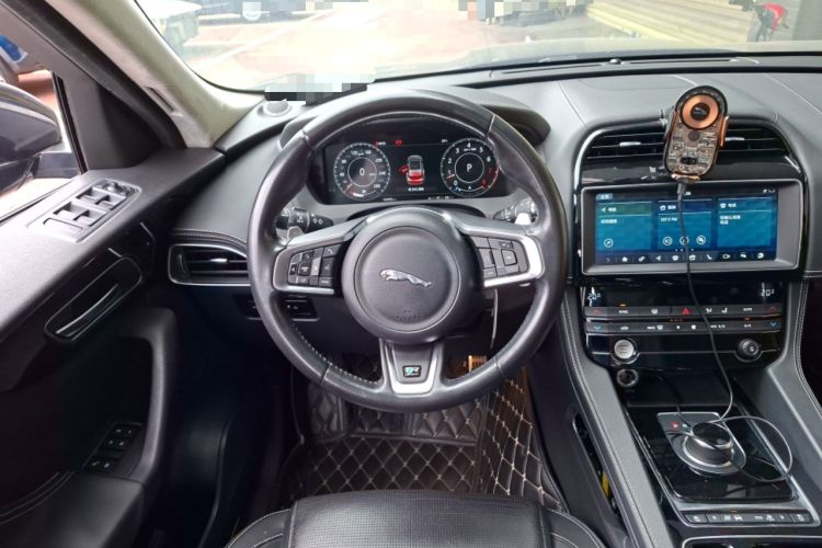 Used Jaguar F-PACE 2019 2.0T All-Wheel Drive R-Sport Sport Edition Steering Wheel