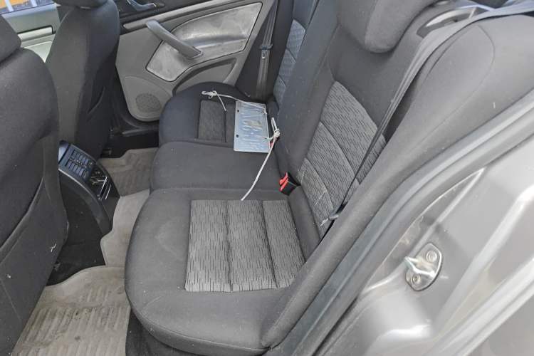 Used Skoda Octavia 2012 1.6L Automatic Yijie Edition Left Rear Seat