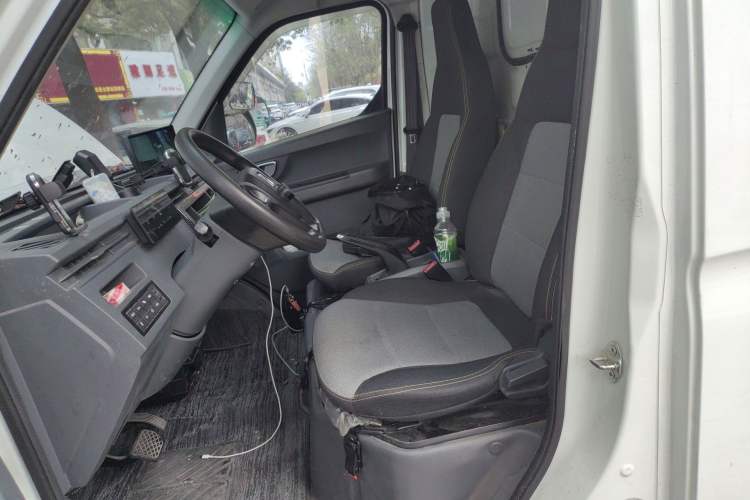 Used Farizon Xingxiang V 2023 V6E PLUS Ningde Times 41.86kWh 2nd-Generation Battery Pack – Value Edition
