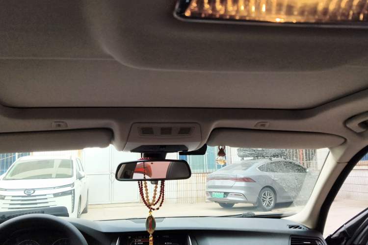 Used BMW 5 Series 2014 525Li Luxury Design Package Headliner