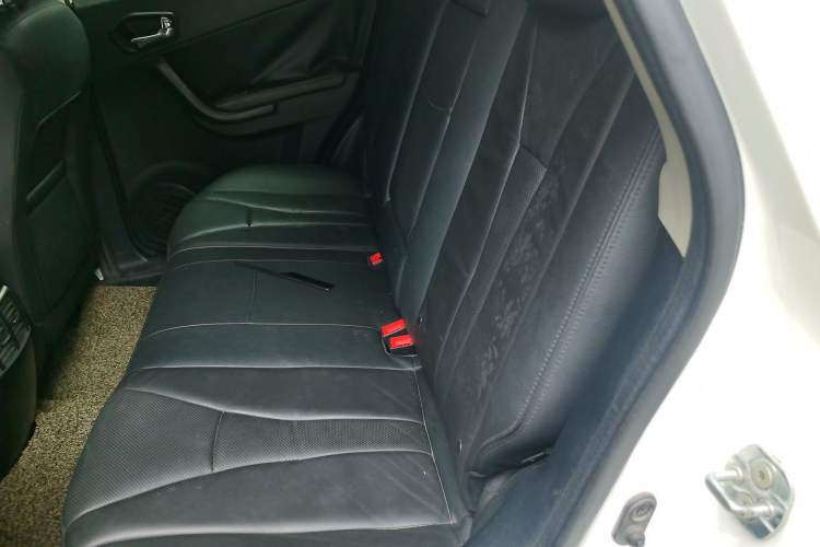 Used GAC Trumpchi GS5 2013 1.8T Automatic Two-Wheel Drive Luxury Edition Left Rear Seat