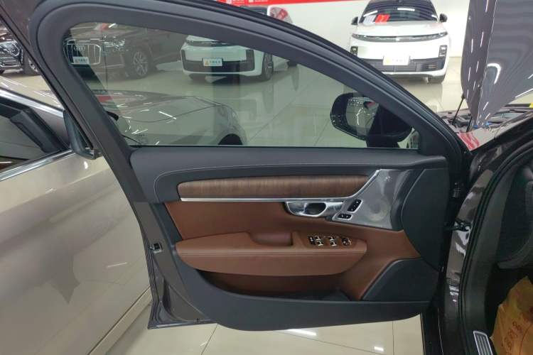 Used Volvo S90 2023 B5 Luxury Smart Edition