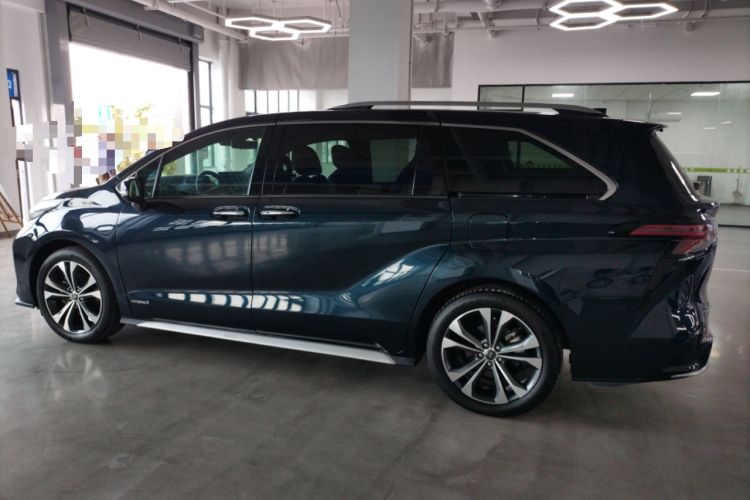 Used Toyota Granvia 2023 2.5L Hybrid Flagship VIP Edition