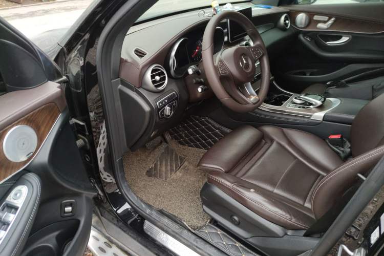 Used Mercedes-Benz GLC 2019 GLC 300 L 4MATIC Dynamic Model