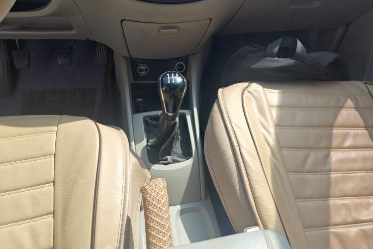 Used CHANGAN Alsvin V5 2012 1.5L Manual Dream Edition Gear Lever