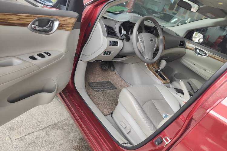 Used Nissan Sylphy 2012 1.8XL CVT Luxury Edition Driver Seat