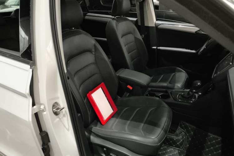 Used Volkswagen Tiguan L 2021 330TSI Automatic Two-Wheel Drive Smart Edition
