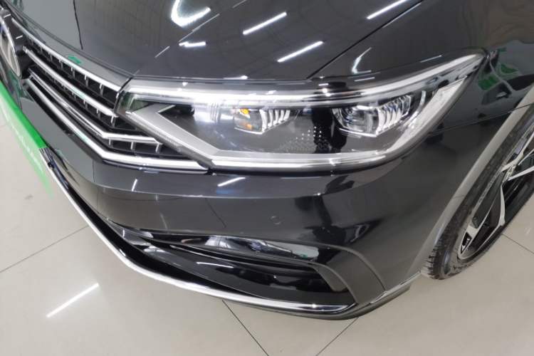 Used Volkswagen Magotan 2026 30 Million Vehicles Selected Model 380TSI DSG Luxury Edition