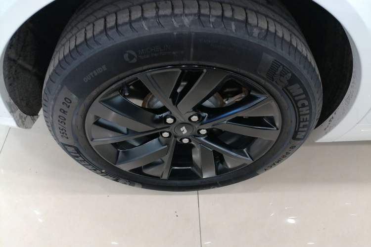 Used Li Auto L7 2023 Max model Right Rear Wheel Hub