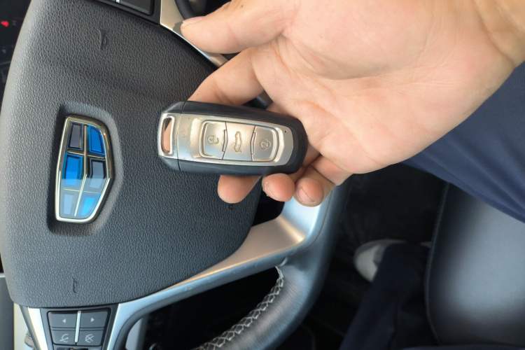 Used Geely Auto Emgrand X7 Sport 2018 1.8TD Automatic Two-Wheel Drive Smart Connect 4G Internet Edition
