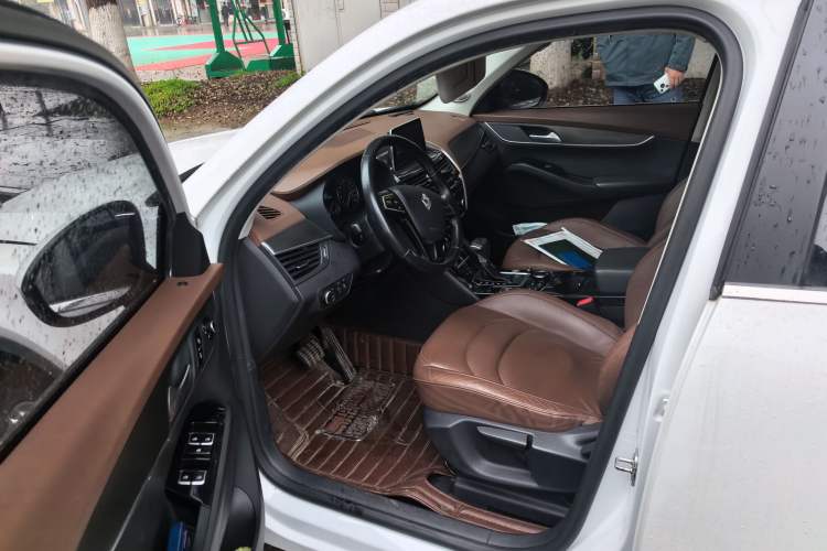 Used BORGWARD BX5 2017 25TGDI Automatic Two-Wheel Drive Fashion Model
