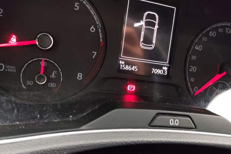 Used Volkswagen T-ROC 2018 230TSI DSG Two-Wheel Drive Advanced Version China V Standard Odometer Close Up