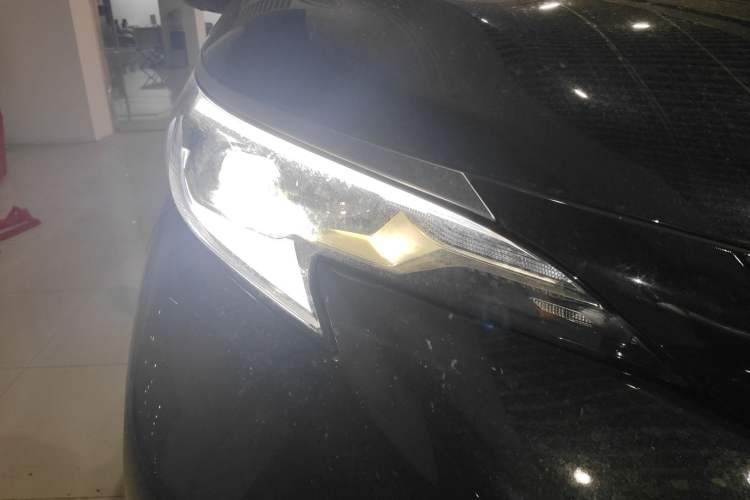 Used Toyota Granvia 2023 2.5L Hybrid Flagship VIP Edition
