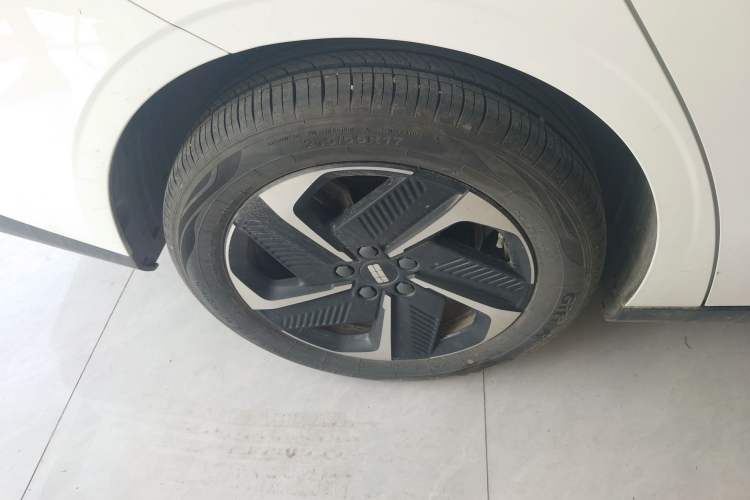 Used Geely Galaxy L6 2023 125km MAX
