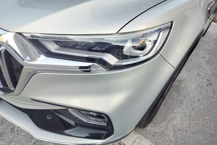 Used Hongqi HS5 2022 Facelifted Version 2.0T Smart Connect Flagship All-Wheel-Drive Edition
