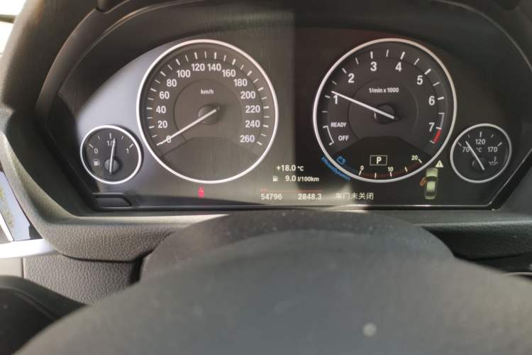 Used BMW 3 Series 2019 320Li Fashion Model Odometer Close Up