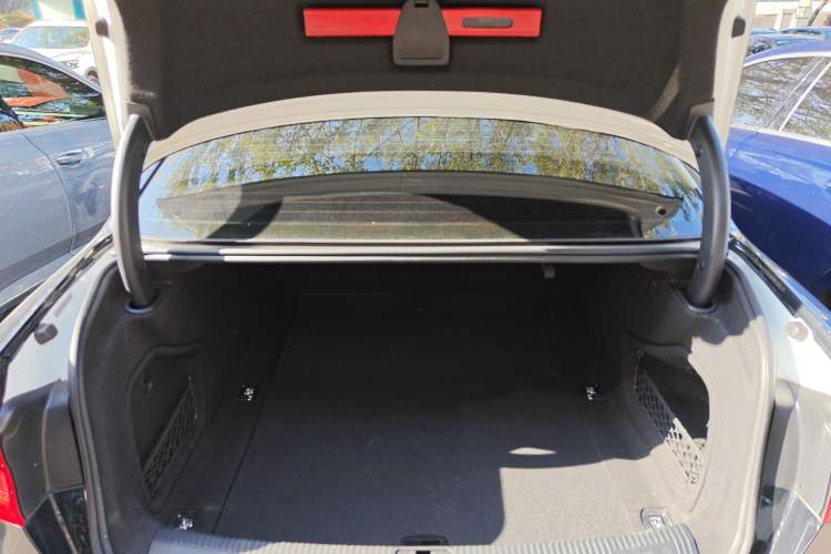 Used Audi A4L 2019 40 TFSI Fashion Version China V