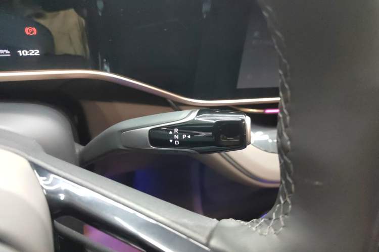 Used Hongqi EH7 2024 690 Pro Gear Lever