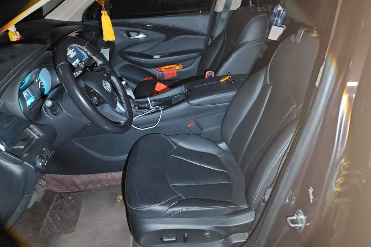 Used Buick Envision 2017 28T Four-Wheel Drive Elite Model Left Front Seat