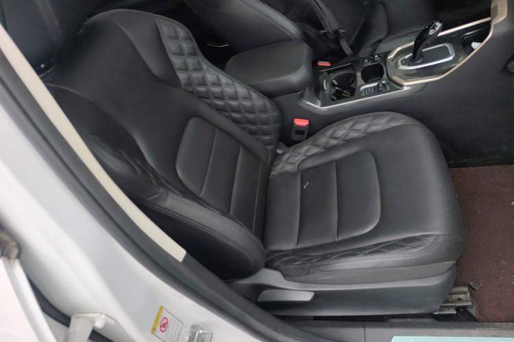 Used Haval H6 2020 1.5 GDIT Automatic Platinum Champion Edition Right Front Seat