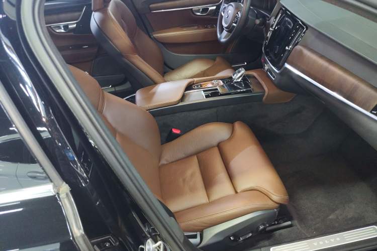 Used Volvo S90 2023 B5 Zhiyuan Luxury Edition
