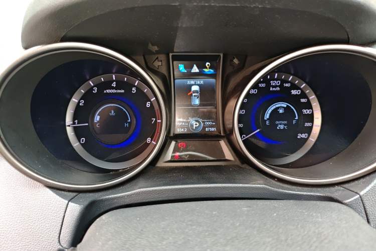 Used Changan CS75 2016 1.8T Automatic Elite Model China V Standard