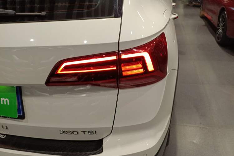 Used Volkswagen Tharu 2021 280TSI Two-Wheel-Drive Luxury Plus Edition Right Rear Taillight