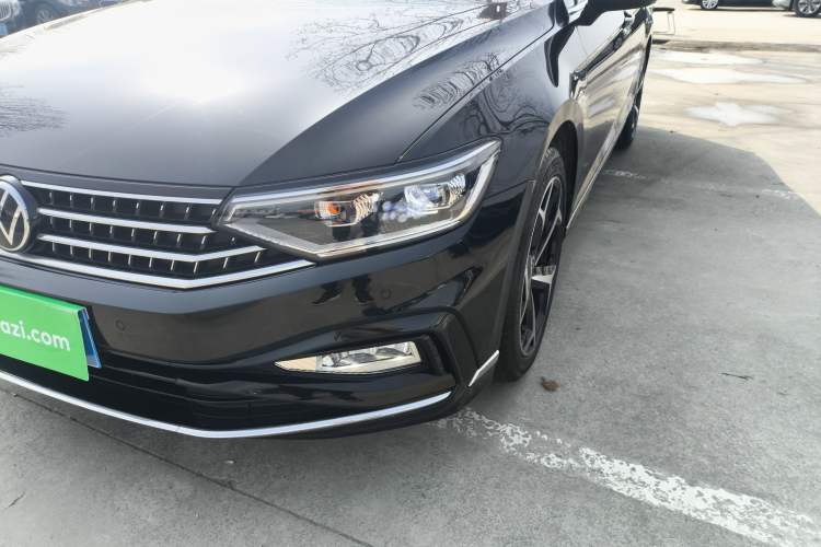 Used Volkswagen Magotan 2023 2 Million Units Limited Edition 330TSI DSG Leading Version