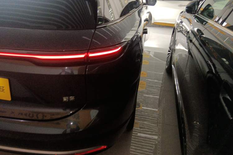 Used Nio ES6 2024 75 kWh Exterior 3