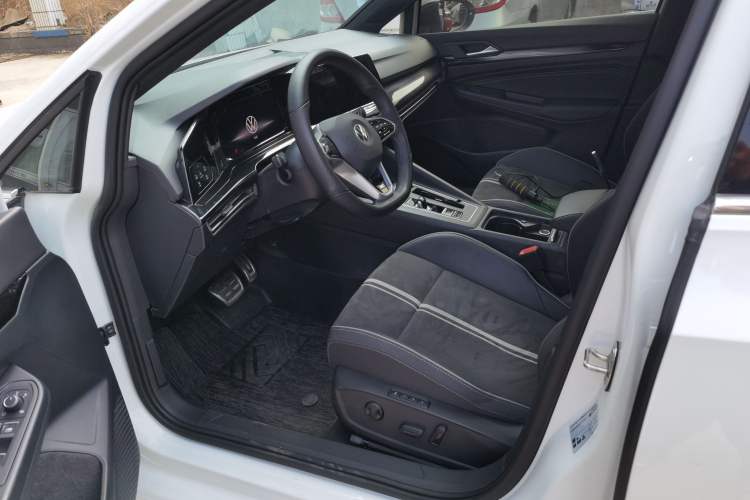 Used Volkswagen Golf 2021 280TSI DSG R-Line Left Front Seat