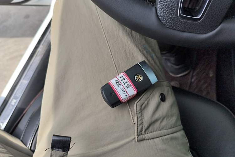 Used Volkswagen Magotan 2013 2.0 TSI Luxury Model Vehicle Key