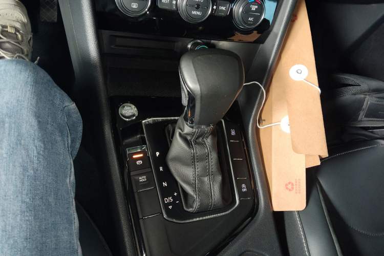 Used Volkswagen Tiguan L 2020 330TSI Automatic Two-Wheel Drive Panoramic Comfort Edition China VI Standard Gear Lever