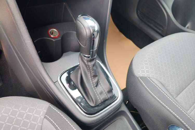 Used Volkswagen Polo 2016 1.6L Cross Polo Automatic Gear Lever