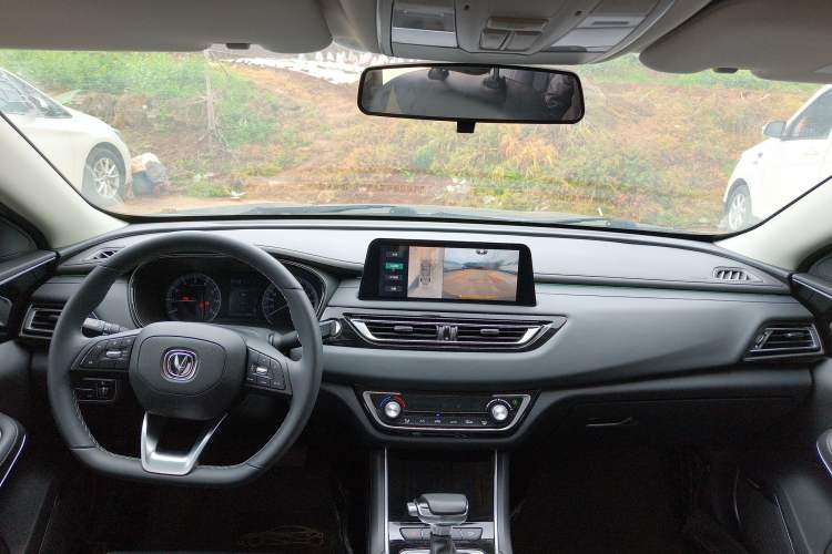 Used CHANGAN Ruicheng CC 2022 Blue Whale Edition 1.5T DCT Luxury Model Center Console