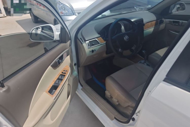 Used Buick Excelle 2015 1.5L Automatic Classic Model
