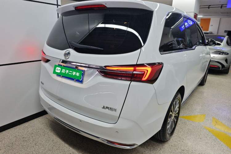 Used Buick GL8 2023 Land Executive Class Comfort Model
