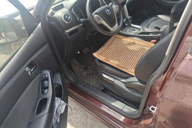 Used Venucia T70 2016 2.0L CVT Smart Choice Edition