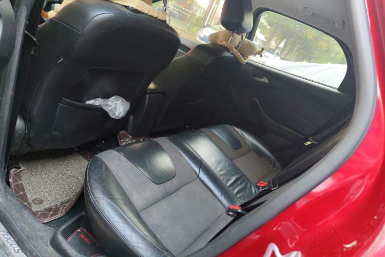 Used Ford Focus 2012 Hatchback 1.6L Automatic Fashion Edition