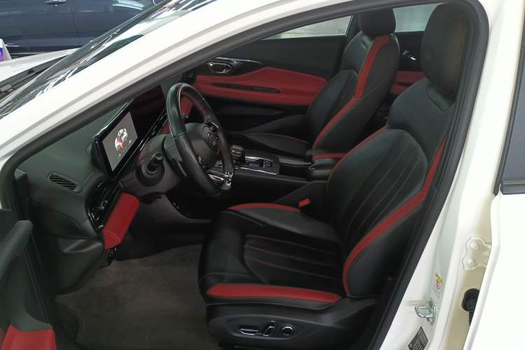 Used GAC Trumpchi EMPOW 2021 270T DCT J16 Version