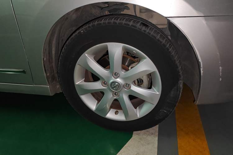 Used Nissan Sylphy 2009 1.6XE Automatic Comfort Edition Right Front Wheel Hub