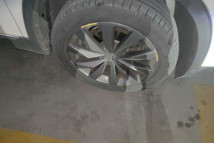 Used Volkswagen Tayron 2019 330TSI Two-Wheel Drive Luxury Model China VI Standard Right Front Wheel Hub