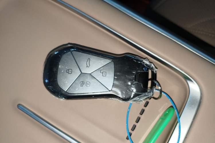 Used XPeng G9 2025 625 Long-Range Max Interior 1