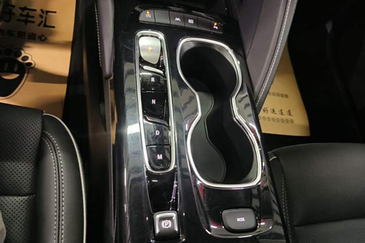 Used Buick Envision 2022 Encore S 652T Two-Wheel-Drive Luxury Model
