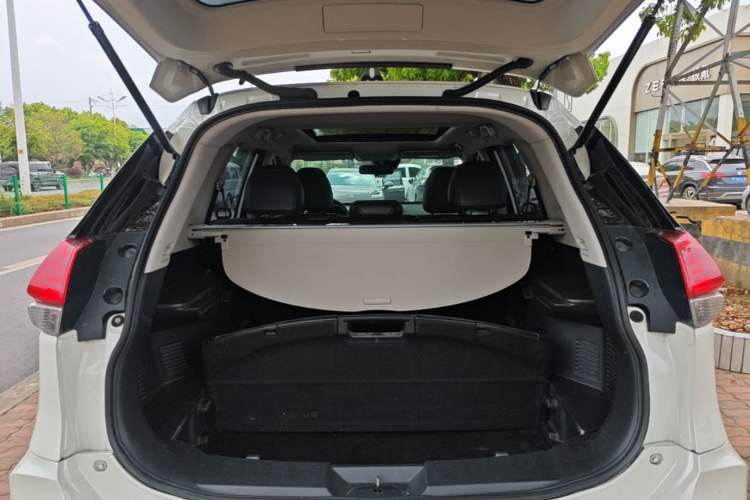 Used Nissan X-Trail 2020 2.0L XL ITS CVT 2WD SmartConnect Comfort Edition Trunk