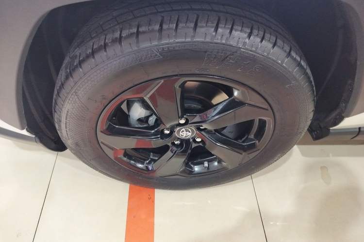 Used Toyota RAV4 2020 Dual-Engine 2.5L E-CVT 4x4 Elite PLUS Edition