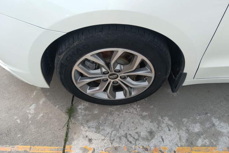 Used Geely Auto Emgrand GT 2016 2.4L Zunya Model Exterior 4