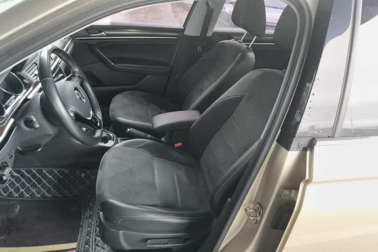 Used Volkswagen Bora 2016 230TSI DSG Luxury Version Left Front Seat