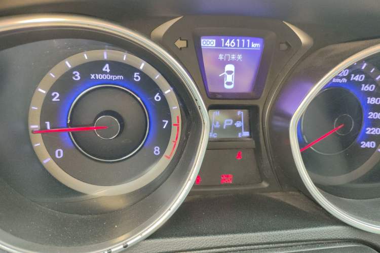 Used Hyundai Elantra (5th Generation / Langdong) 2015 1.6L Automatic Leading Model Odometer Close Up