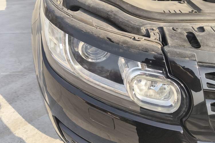 Used Land Rover Range Sport 2014 3.0 SC V6 HSE DYNAMIC Right Front Headlight